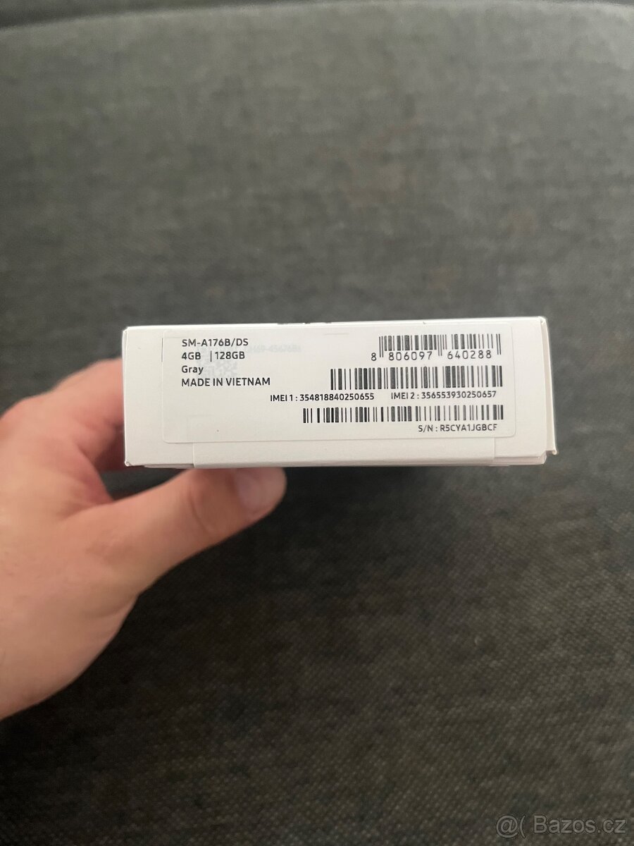 Samsung Galaxy A17 5G šedý - 2