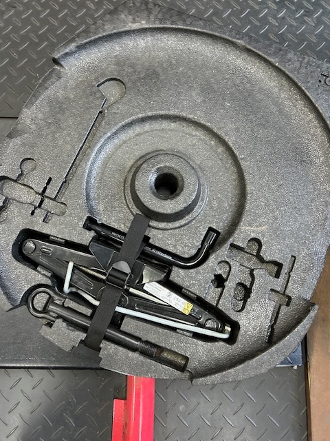 Vložka s příslušenstvím do dojezdového kola, rezervy - 2