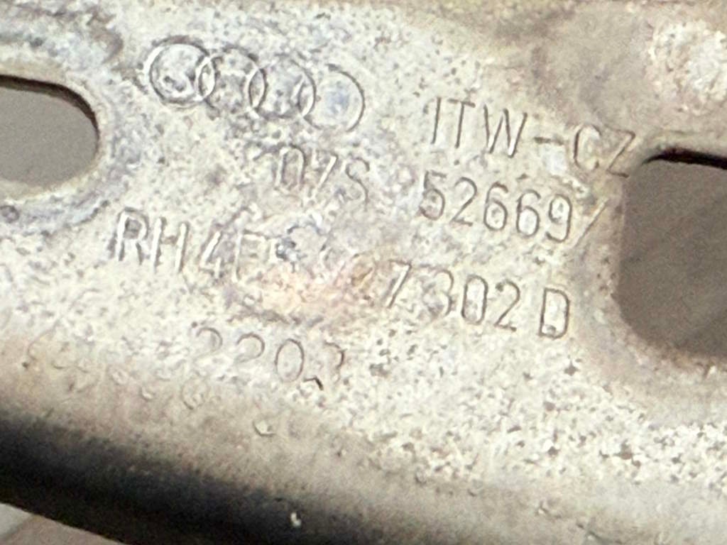 AUDI A6 - 4F C6 - 04-11 - panty víka kufru SEDAN - 2