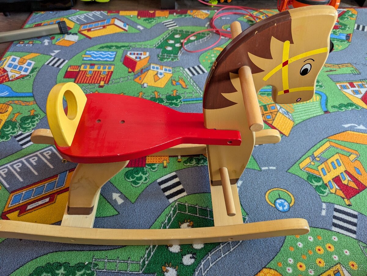 Dřevěný houpací koník - 2