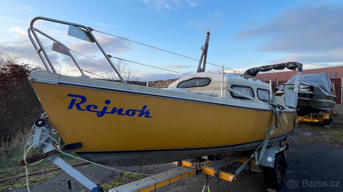 Loď s vlekem bez Tp - 2