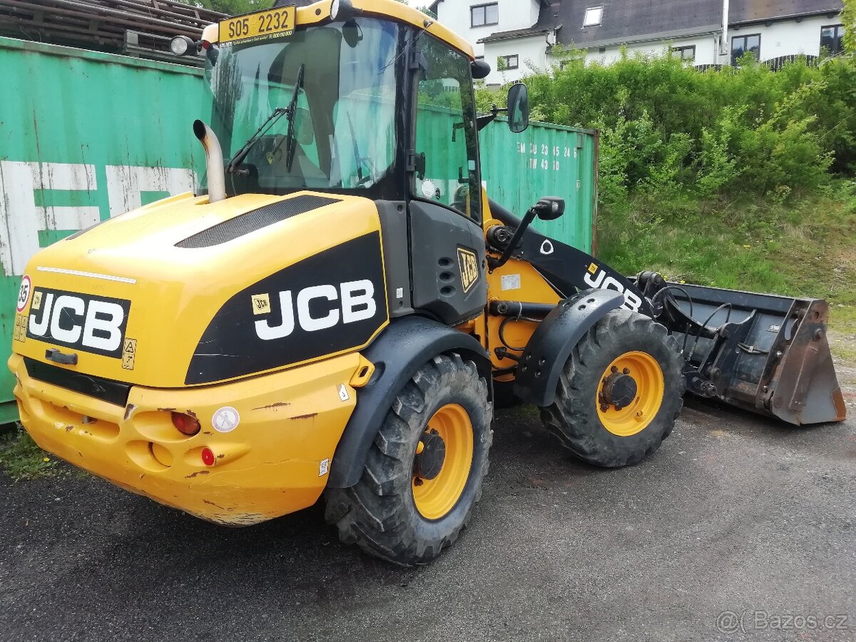 Kloubový nakladač JCB 409B, r.v. 2014, najeto 6200 Mth, - 2