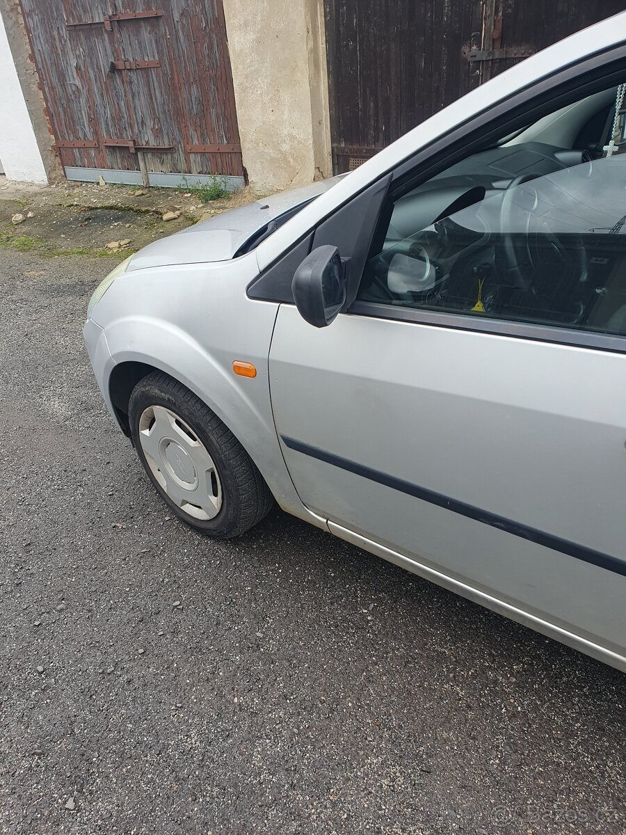 Ford fiesta - 2