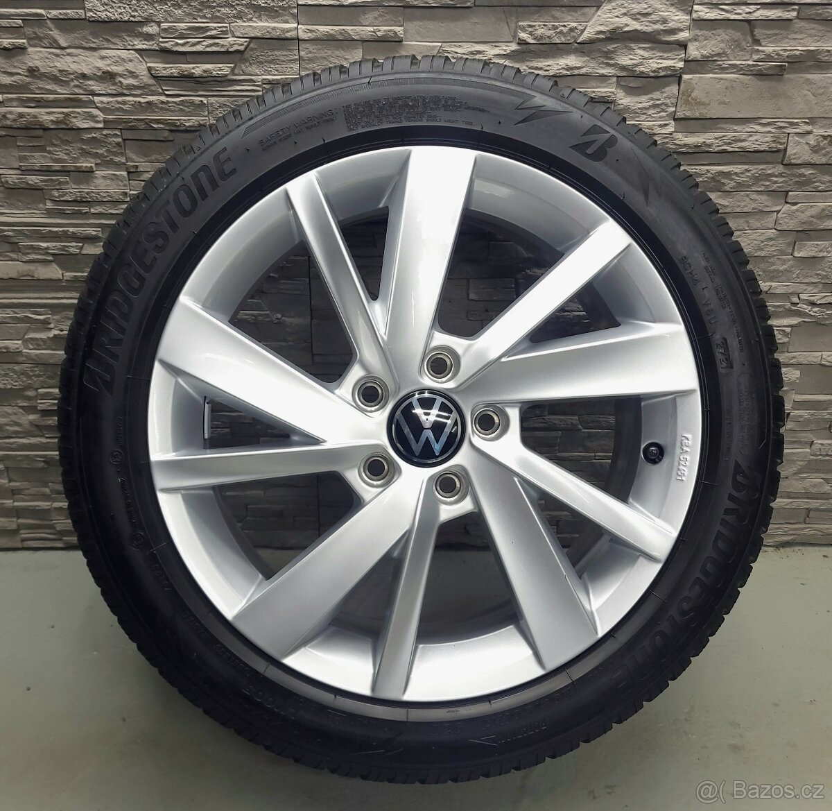 17" Originál VW Gavia 5x112 zimni pneu 5-7mm - 2