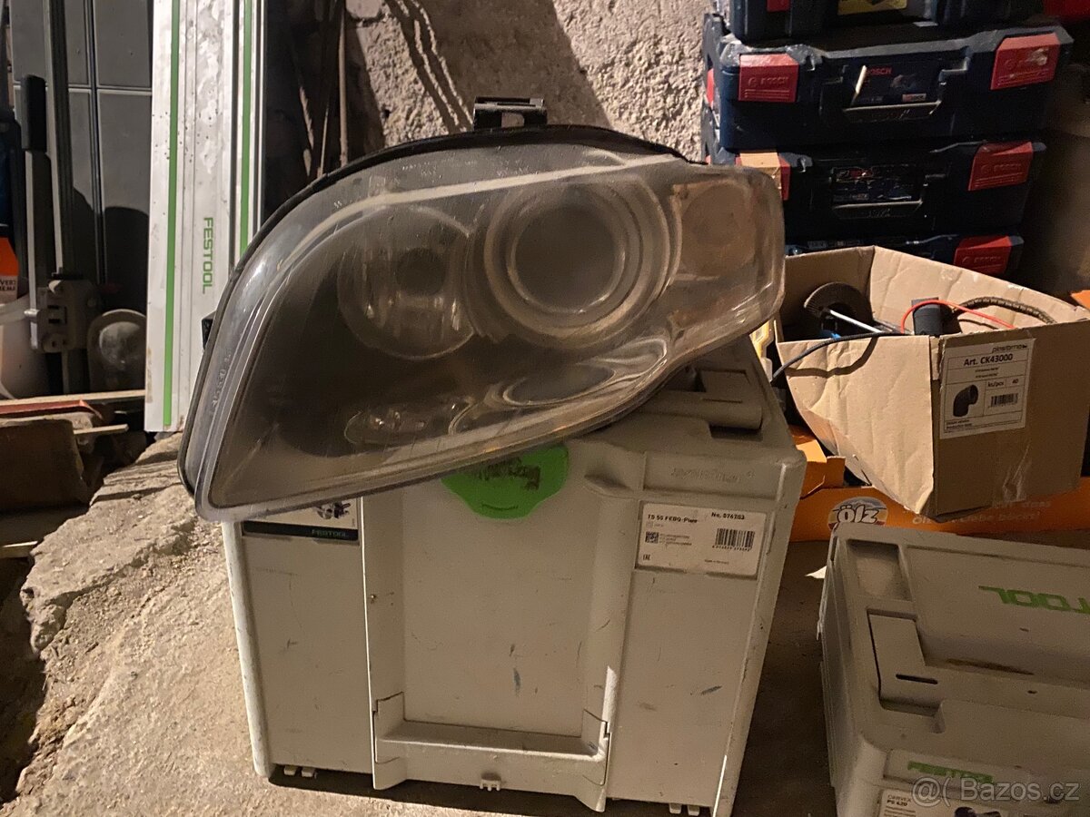 Audi a4 b7 xenonové světlomety - 2