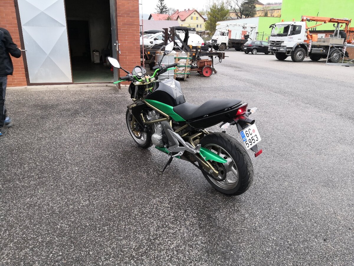 Kawasaki ER-6n - 2