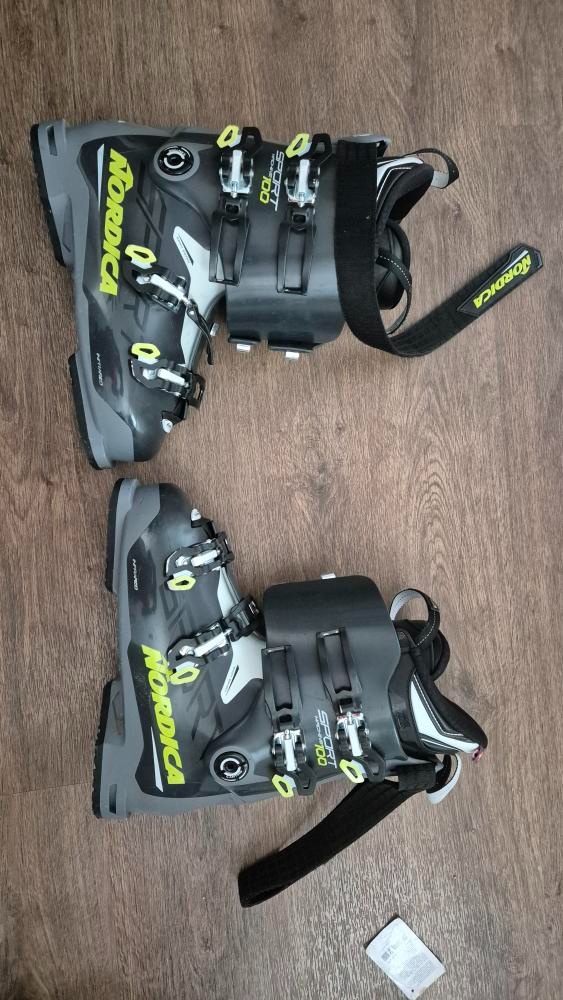Lyžáky Nordica sport machine 100, vel. 27-27,5 - 2
