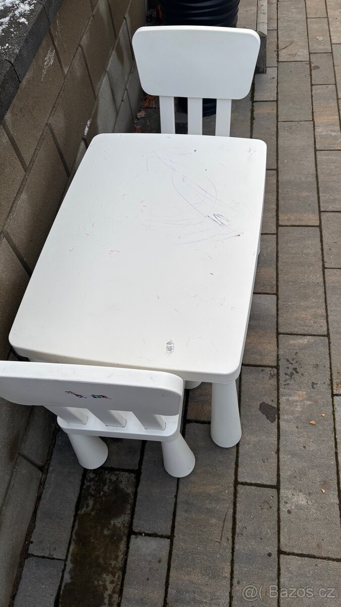 Dětský stolek a židličky - 2