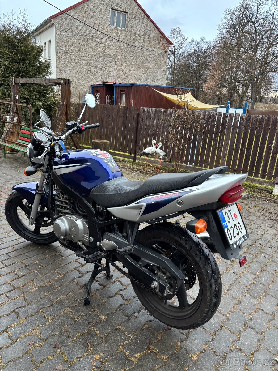 Suzuki GS500 - 2