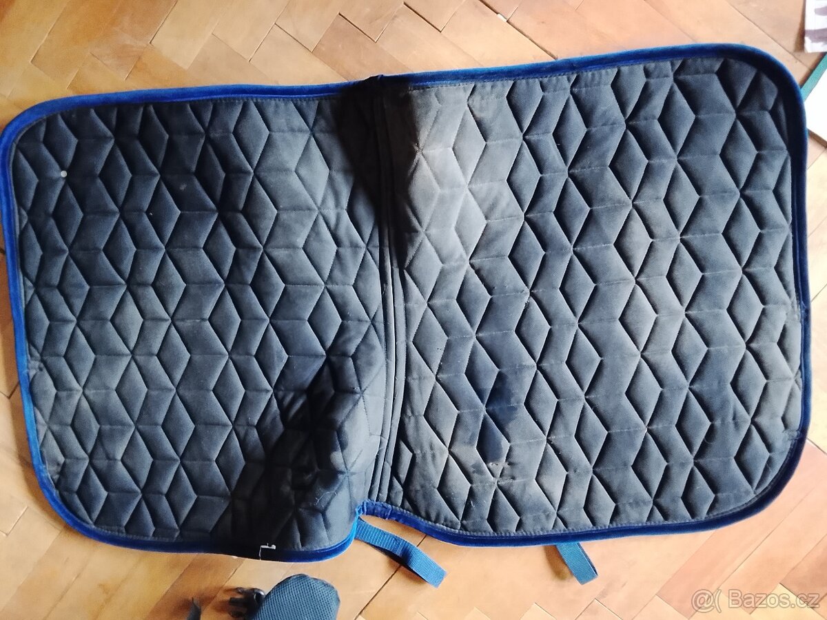 Drezurní modrá podsedlovka HKM - 2