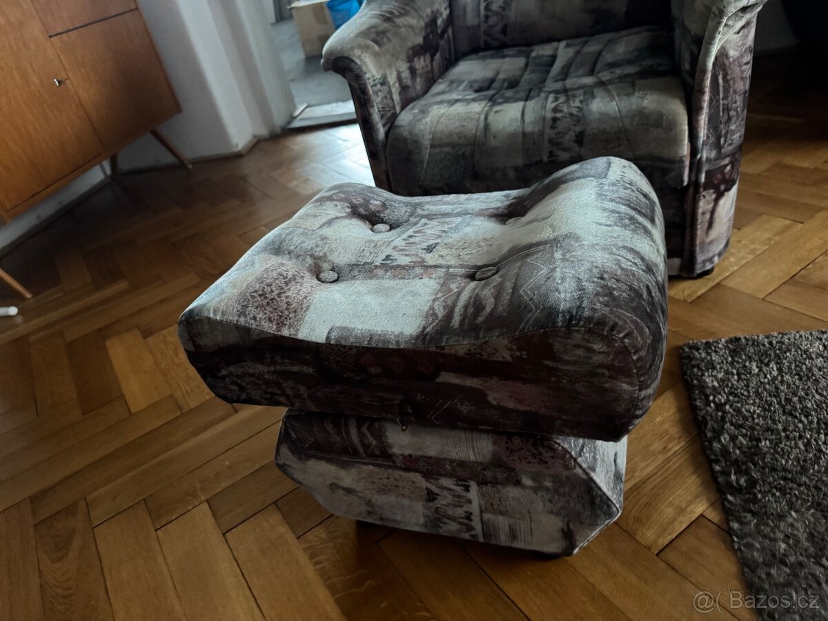 Křeslo s podnožkou - 2