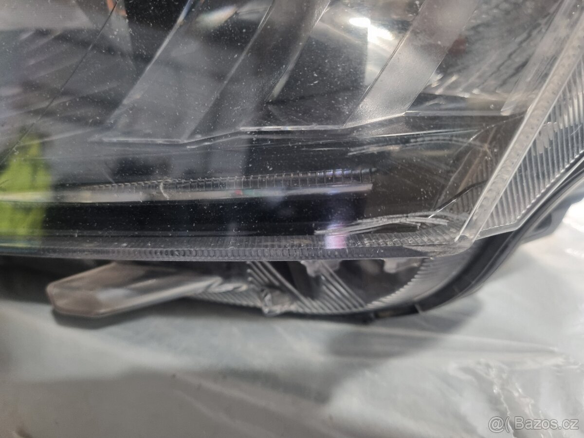 LEVÝ XENON OCTAVIA III - 2