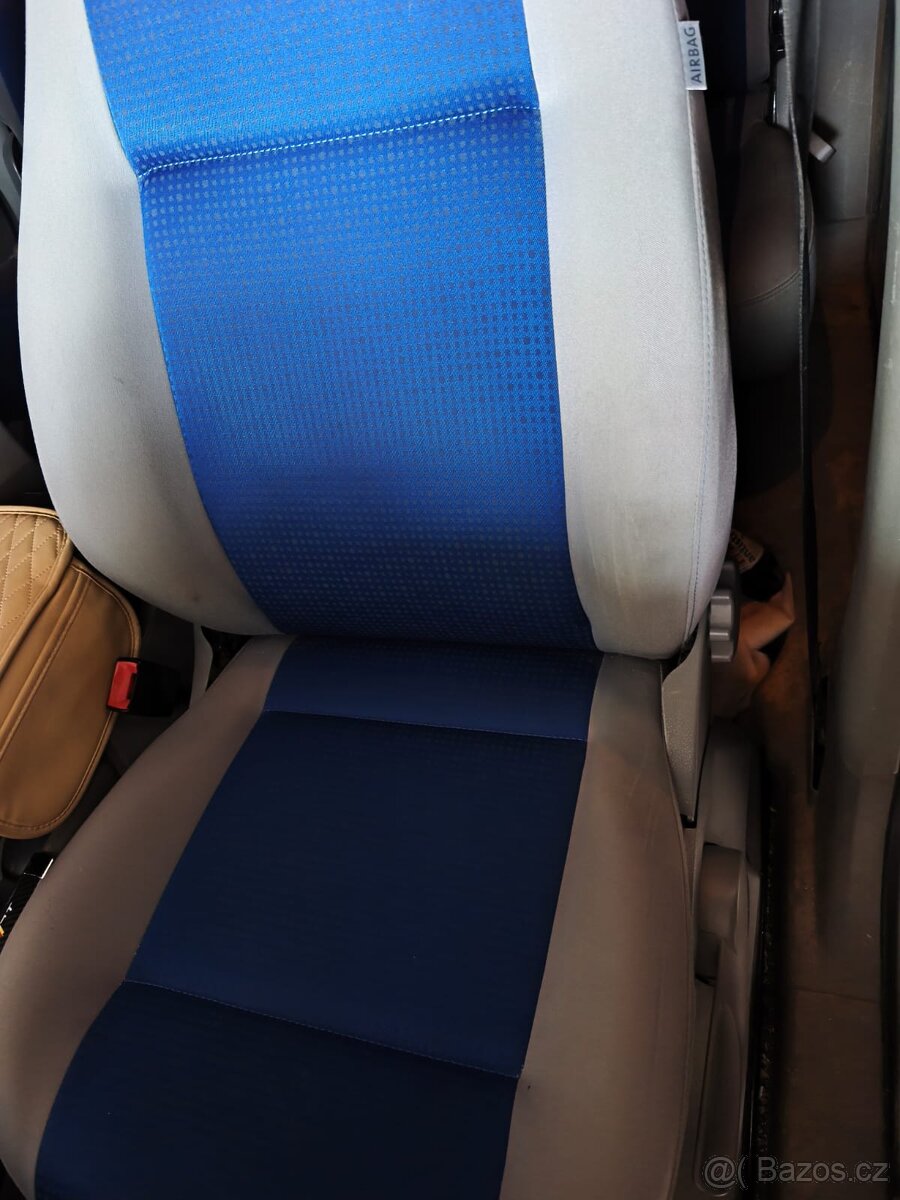 VW Caddy kompletní sedačky - 7 kusů - 2