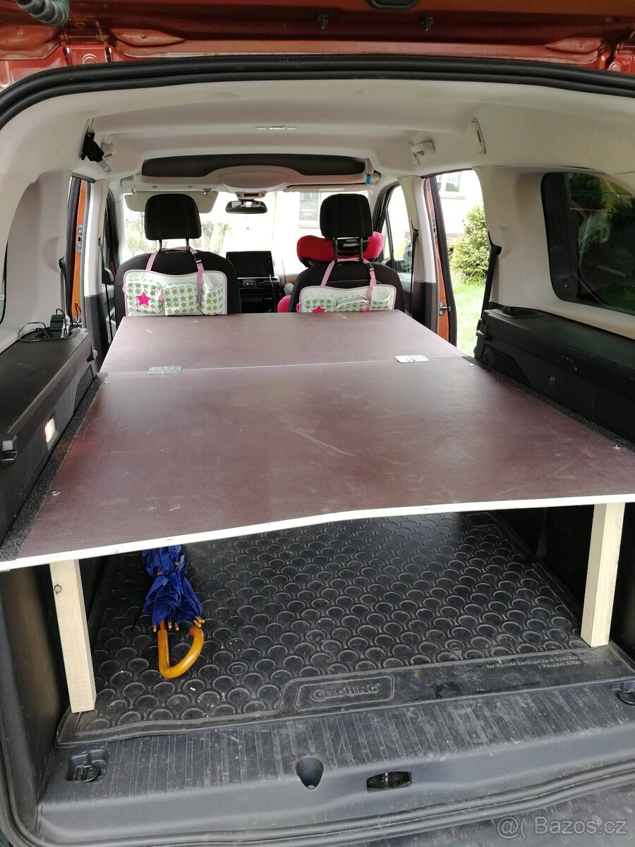 Spací vestavná skládací postel - 2