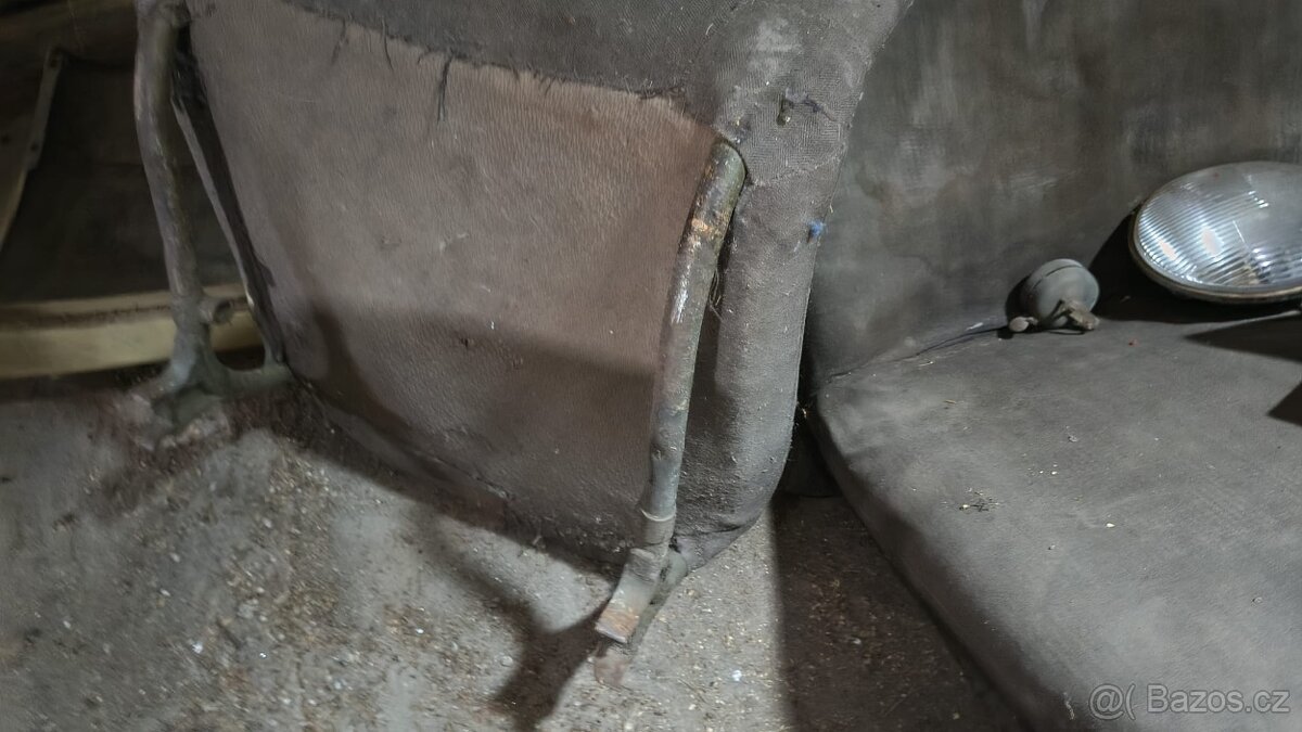 Sedáky Praga, Škoda, Tatra - 2