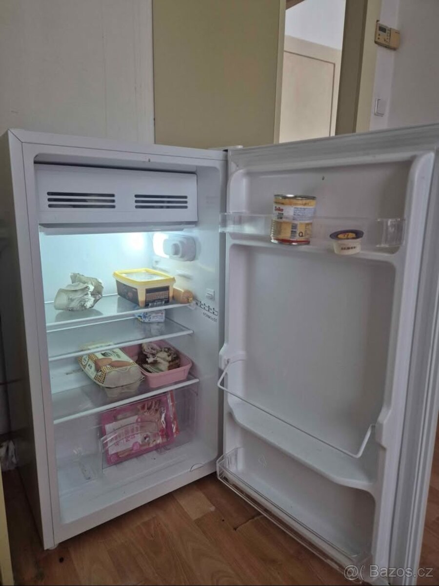 Zánovní lednice s mrazákem zn Candy - 2