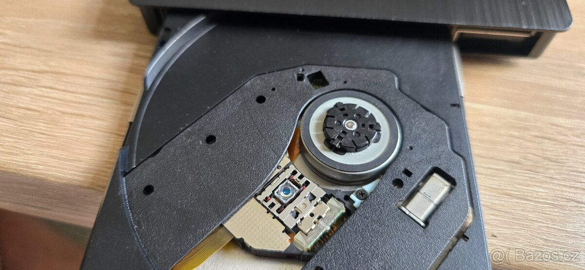 Externí DVD/CD vypalovačka-přehrávač s USB+USB-C - 2