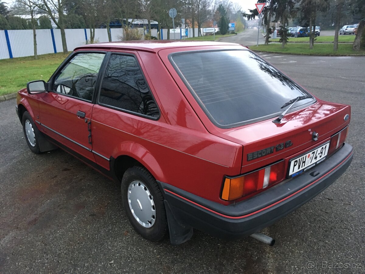 Ford Escort 1.3 veterán - 2