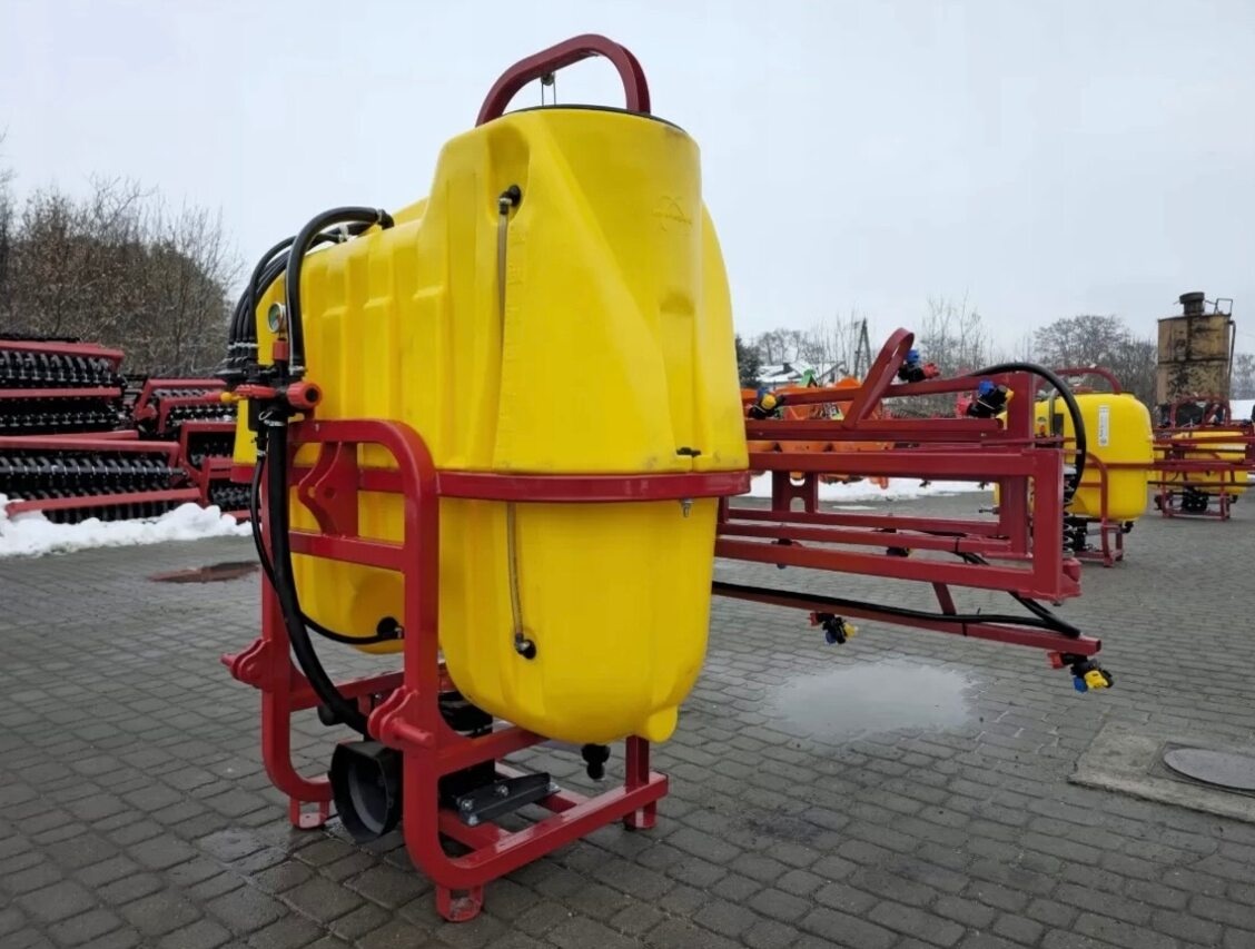 Postřikovač na traktor Strumyk - 2