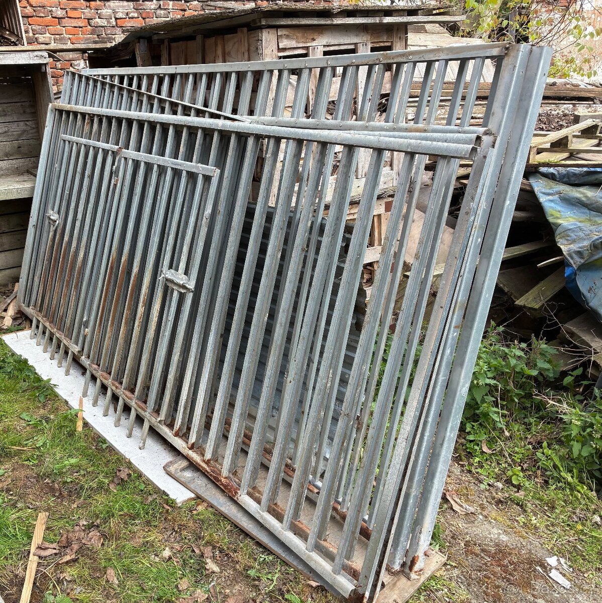 Prodám kotec 6x2m - 2