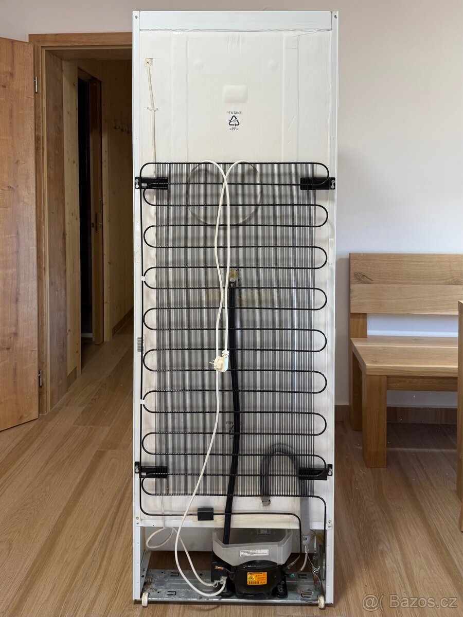 Lednice s mrazákem Electrolux. - 2