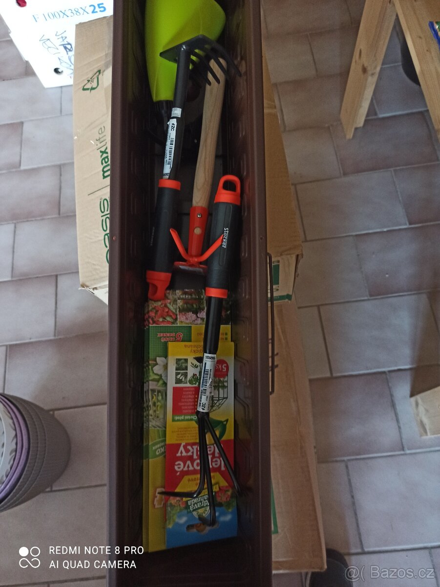Mix zboží zahrada, hnojiva + plastové truhlíky - prodej po k - 2