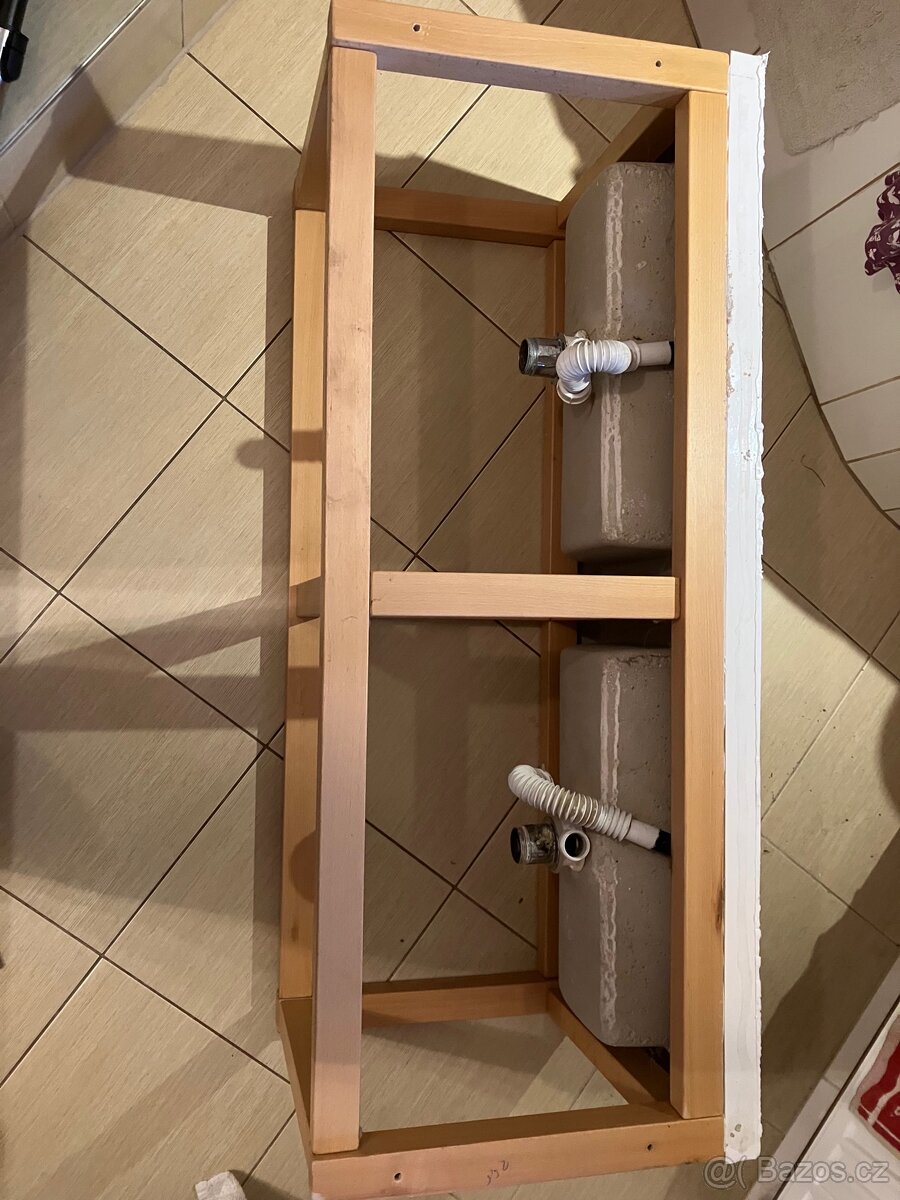 Umyvadlo s poličkou - 2