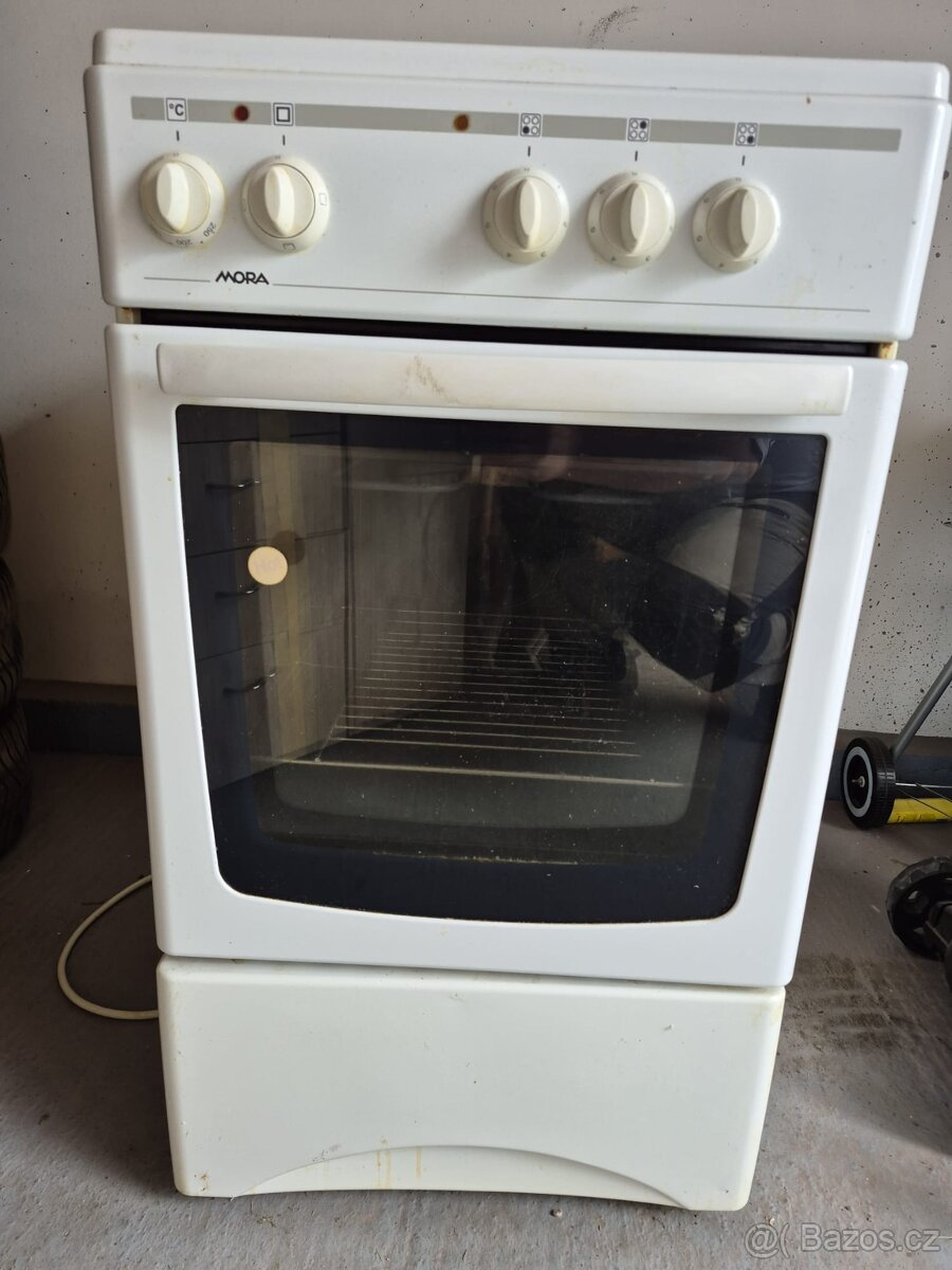 Elektrický sporák a trouba MORA - 2