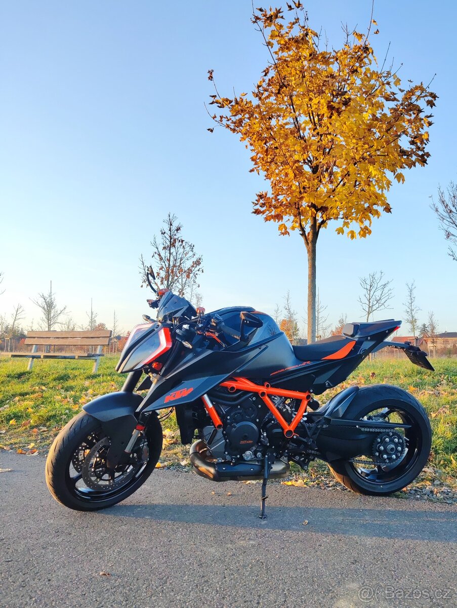 KTM 1290 Super Duke R - top stav, 9t/km - 2