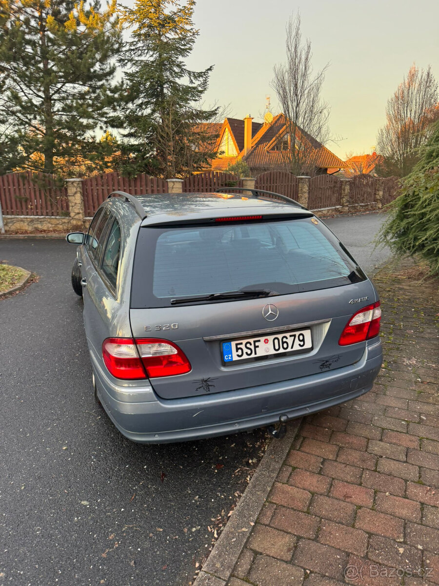 Mercedes-Benz E-Class Kombi 320i V6 – Benzín + LPG – Automat - 2