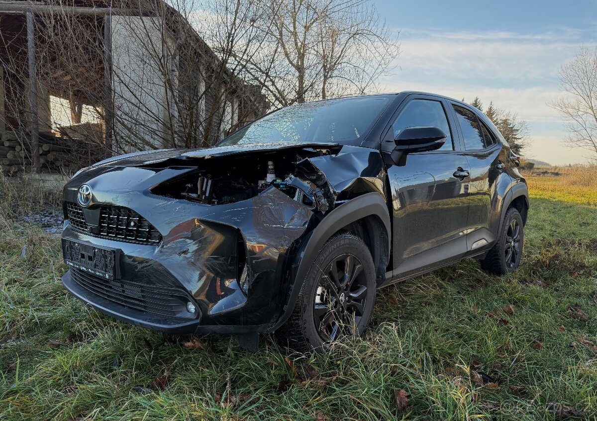 Toyota Yaris Cross 4x2 1.5 Hybrid Elegant- 15.000 km - 2