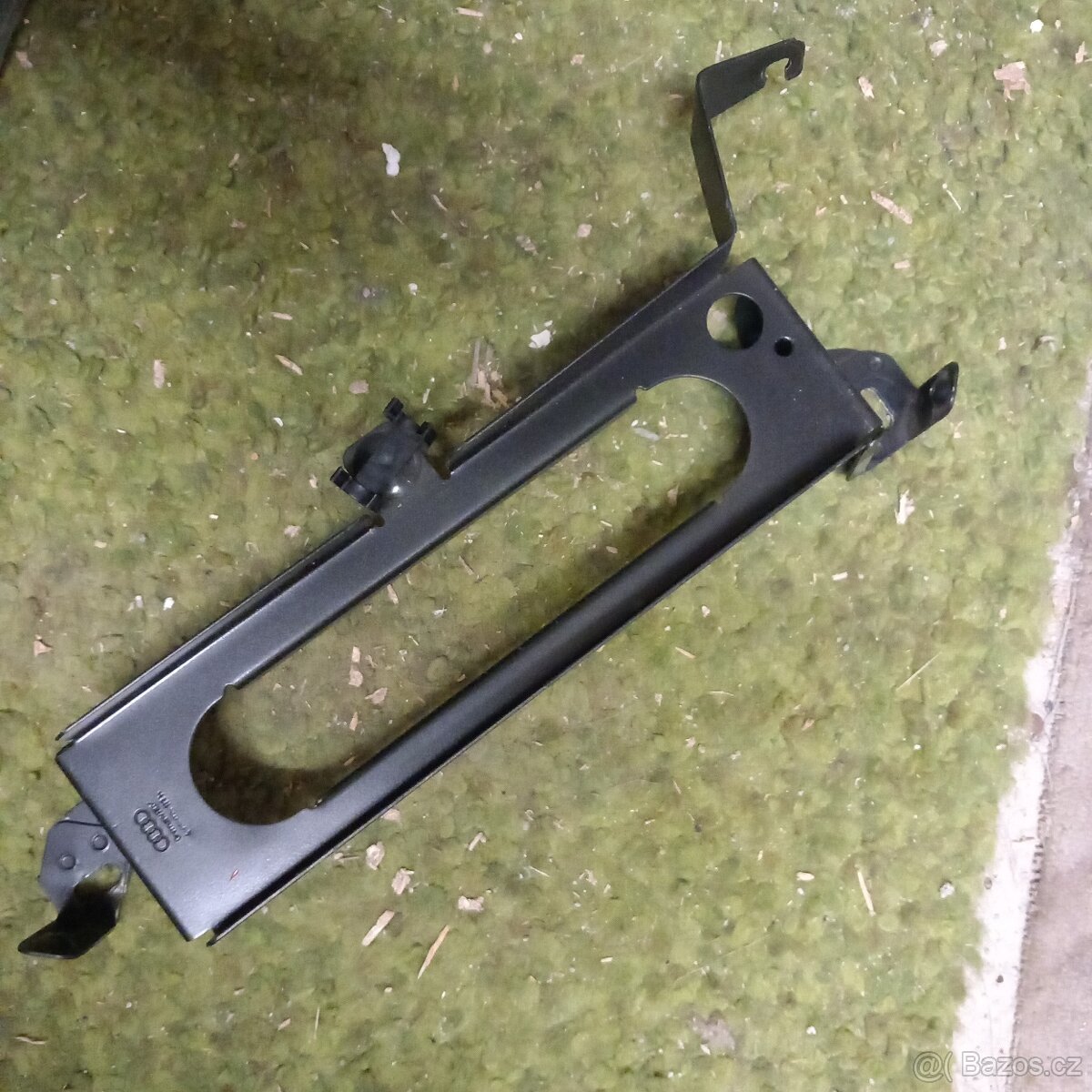 Originální CD changer AUDI 100 / A6 C4 + držák a kryt do kuf - 2