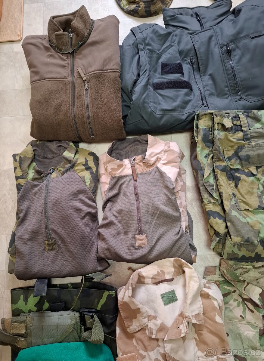 AČR výstrojní součástky - 2