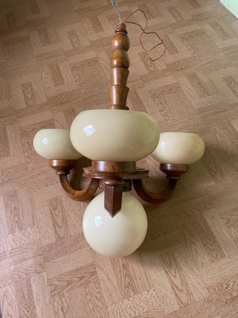 Prodám starožitný dřevěný lustr - 2