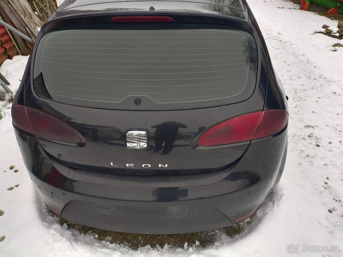 seat leon 1p1 zadní víko - 2