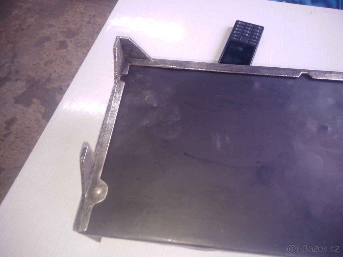 Popelník / ohrádka před kamna - 2