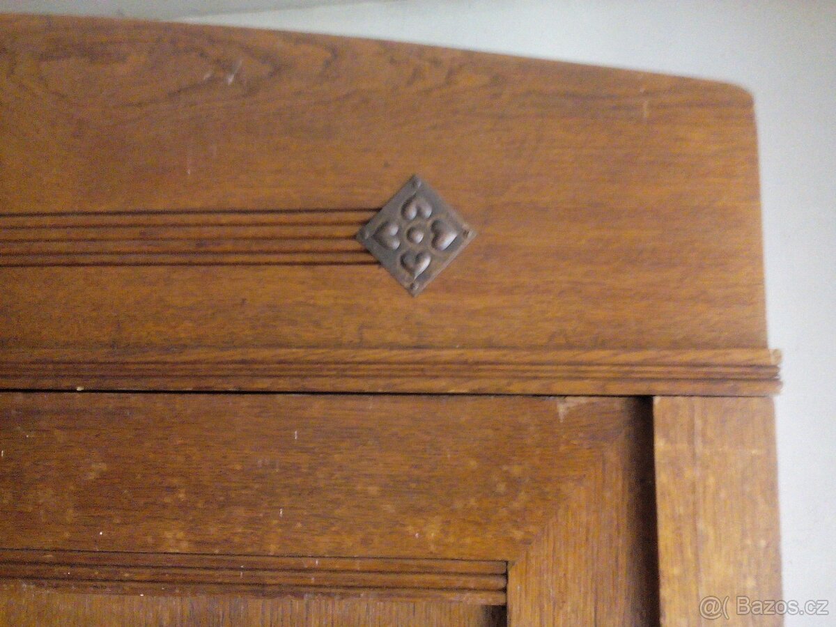 Secesní šatní skříň - 2