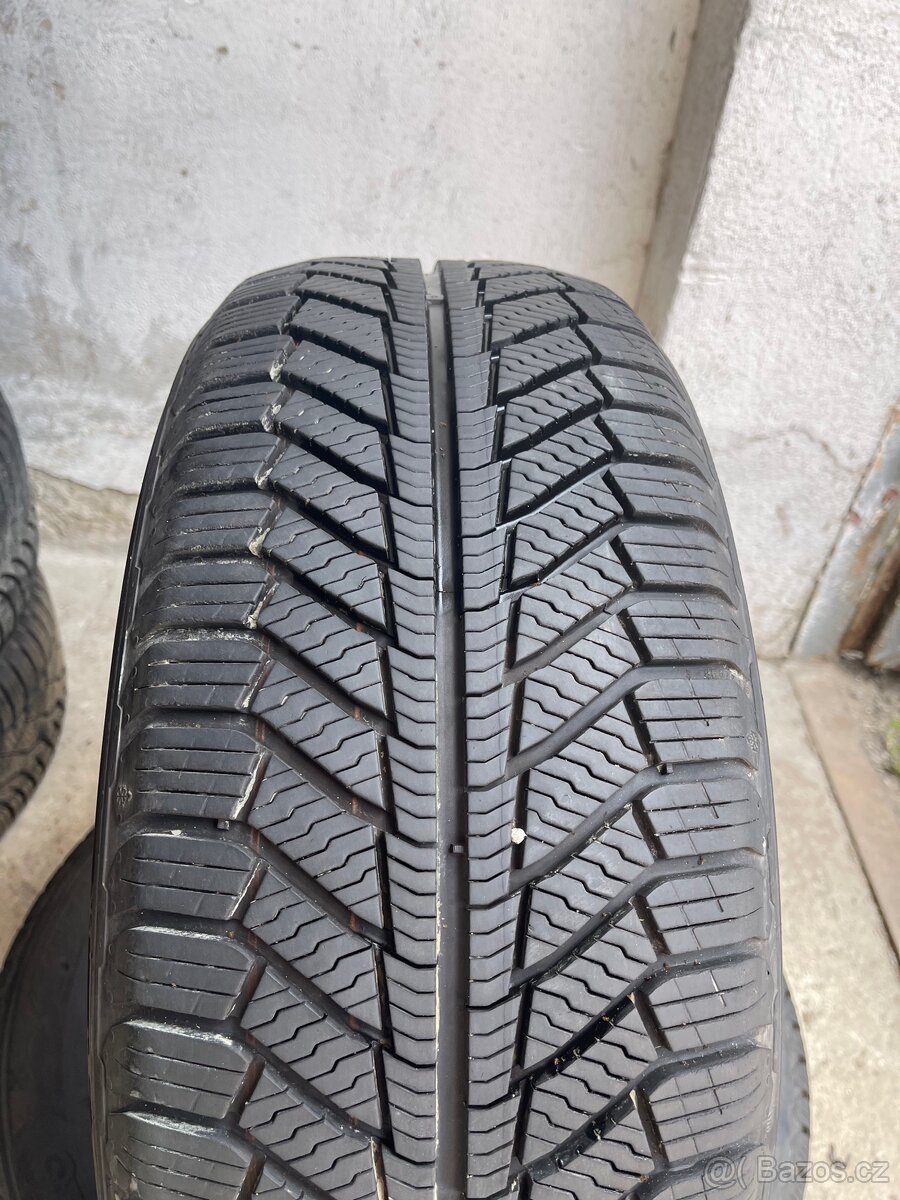 Zimní pneum 215/55/16 Point S Winter - 2