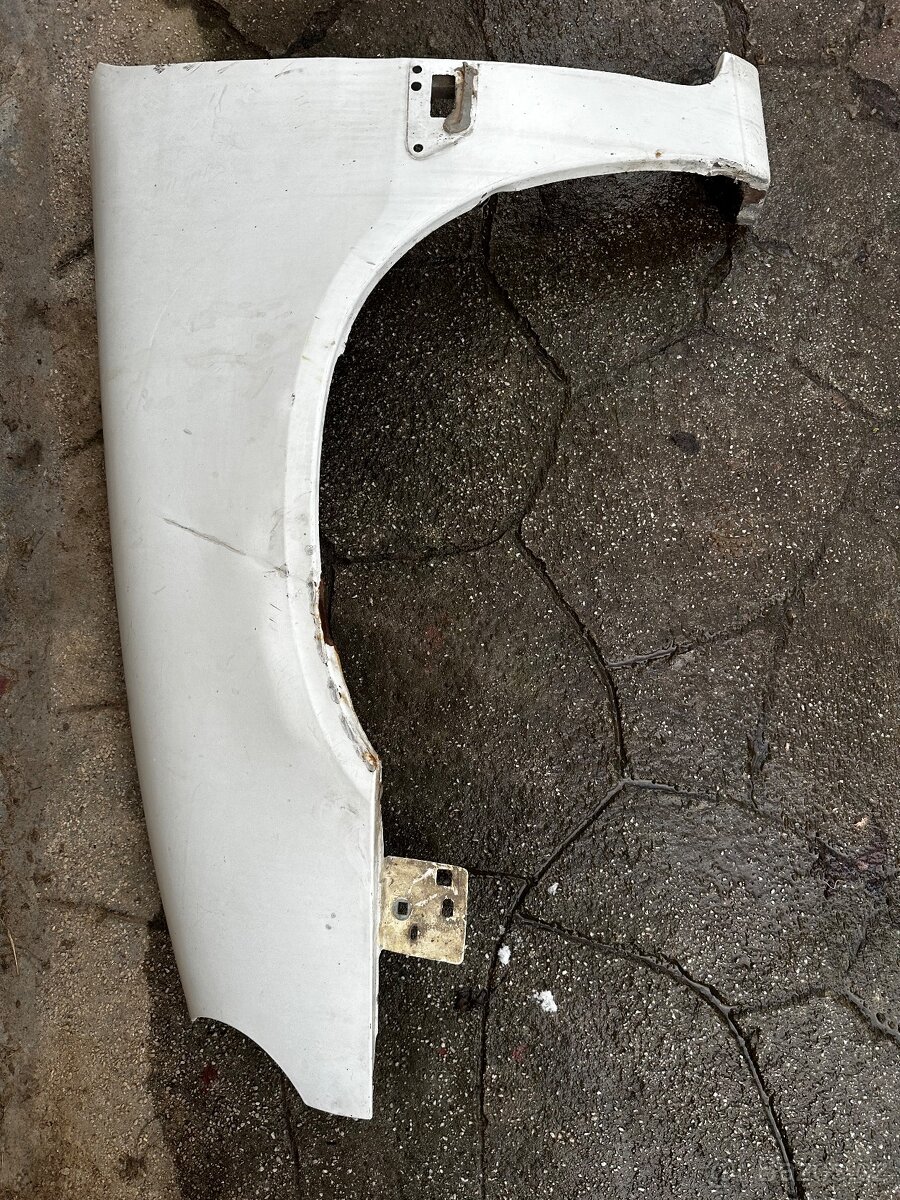 Přední blatník Citroen Saxo 2000 - 2