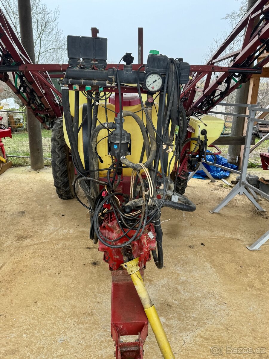 Postřikovač Hardi TR 2000 18 m - 2