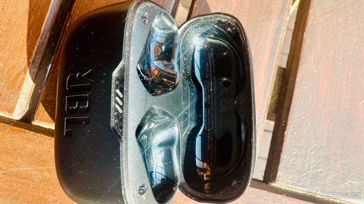 Pouzdro nabíjecí JBL sluchatka - 2