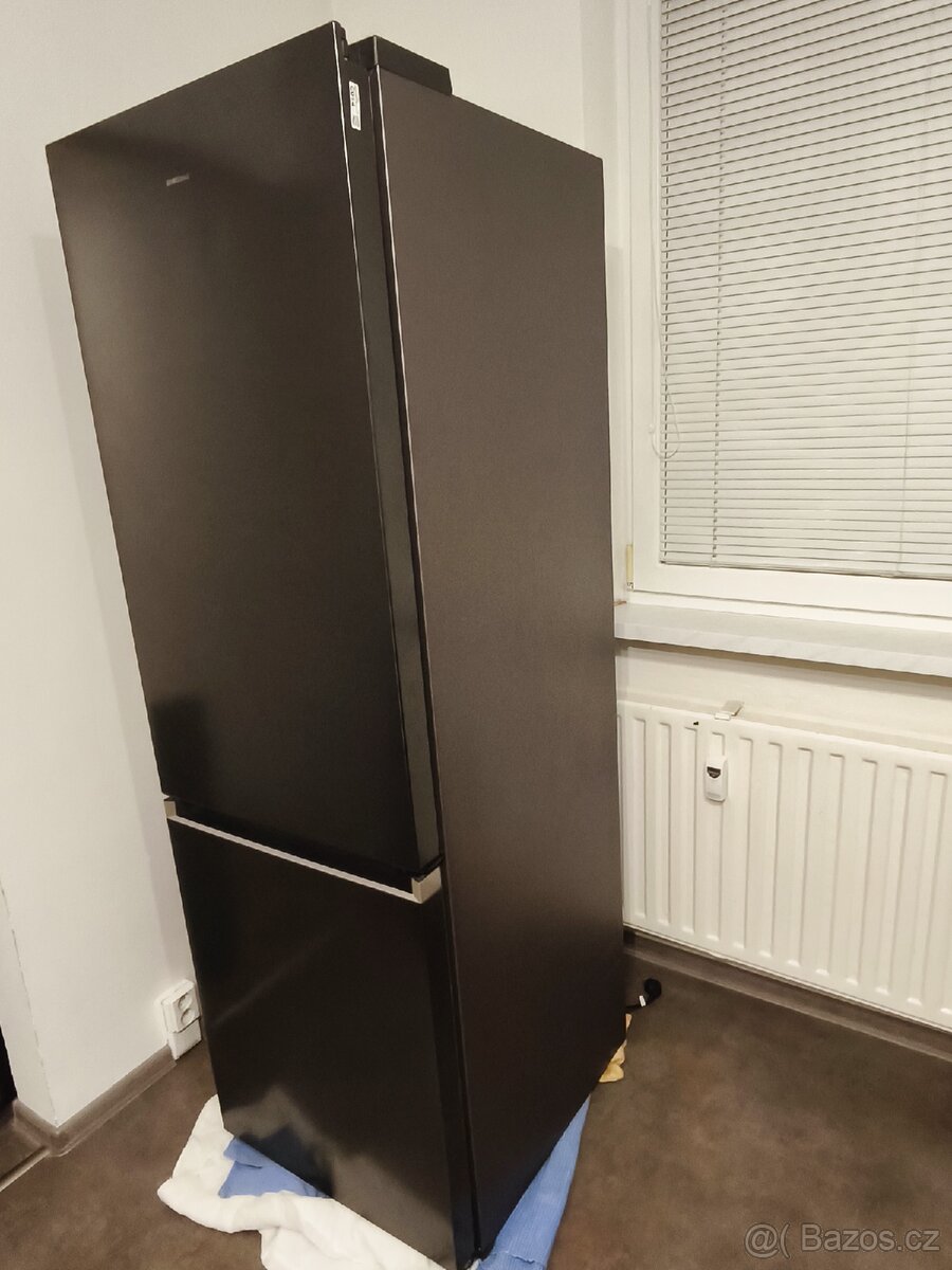 Chladnička s mrazničkou Samsung RB34C603CB1/EF černá - 2