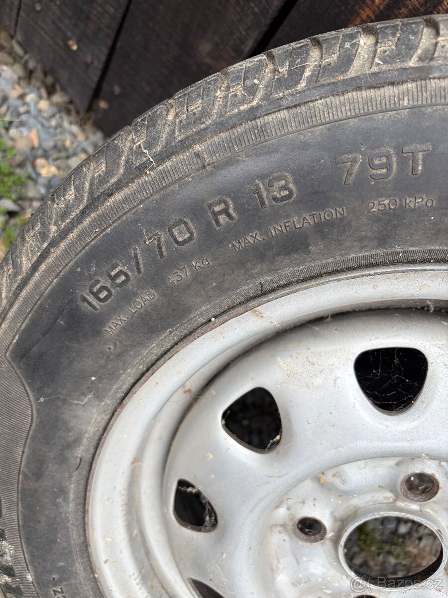 Pneu 165/70/13 - 2