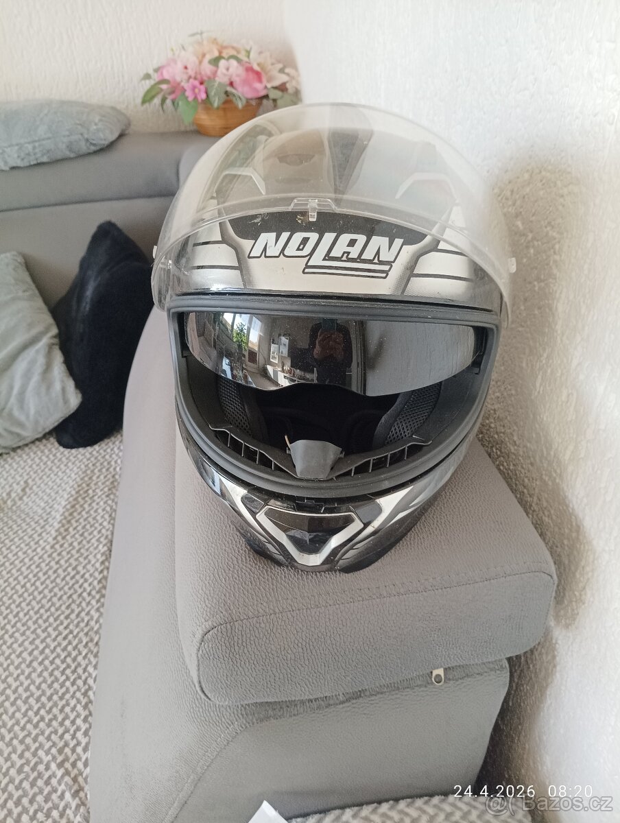 Prodám moto přilbu. - 2