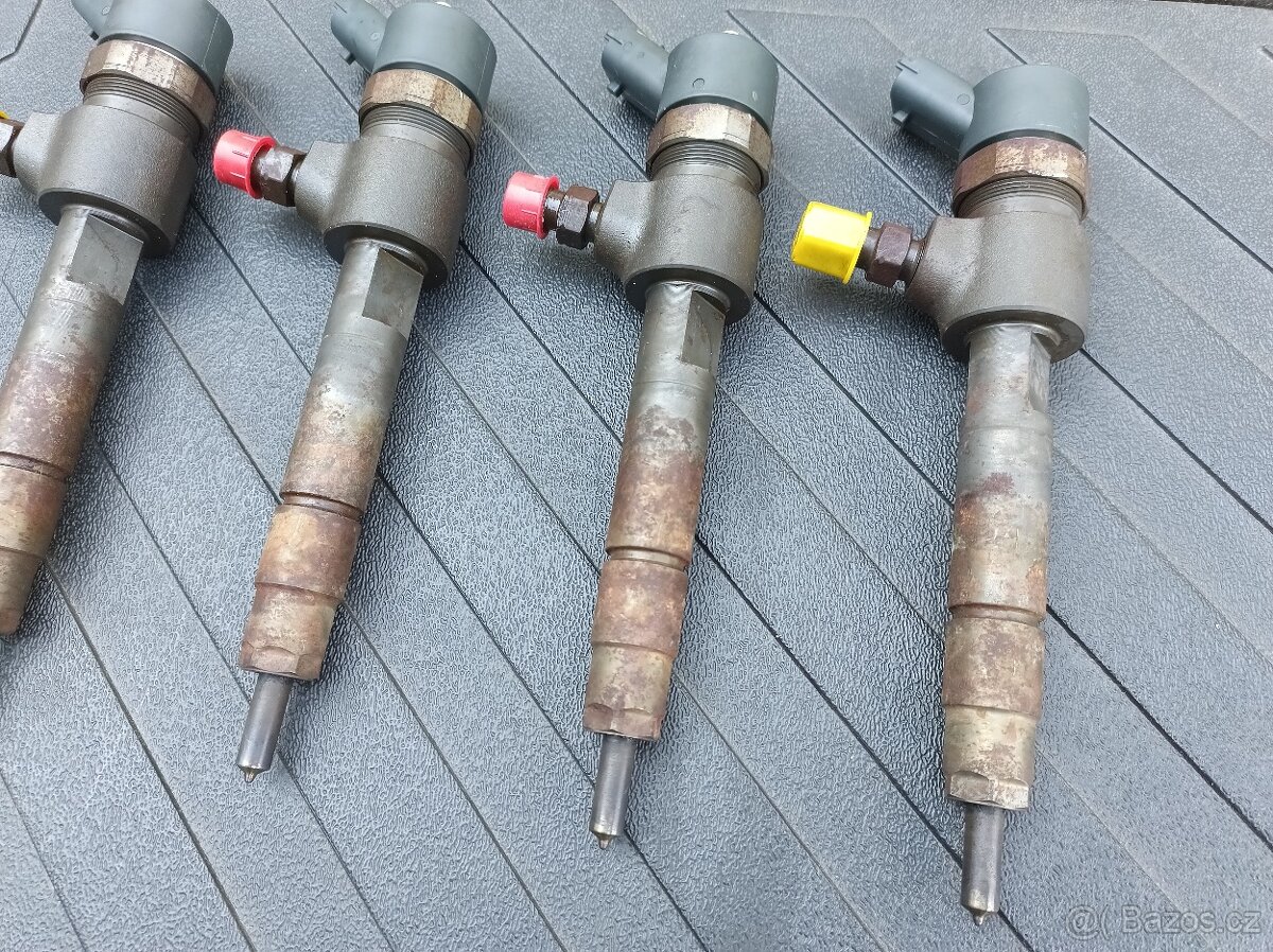 Vstřikovače 4ks BOSCH 0445110276 - 2