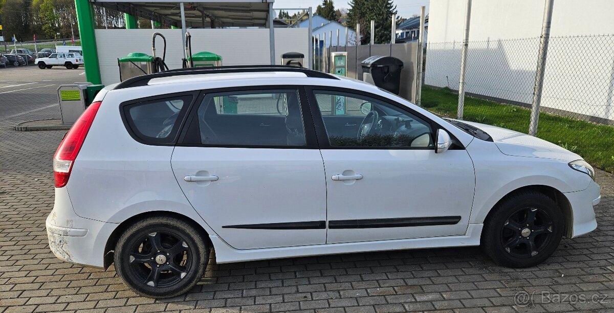 Hyundai i30cw kombi dohodou - 2
