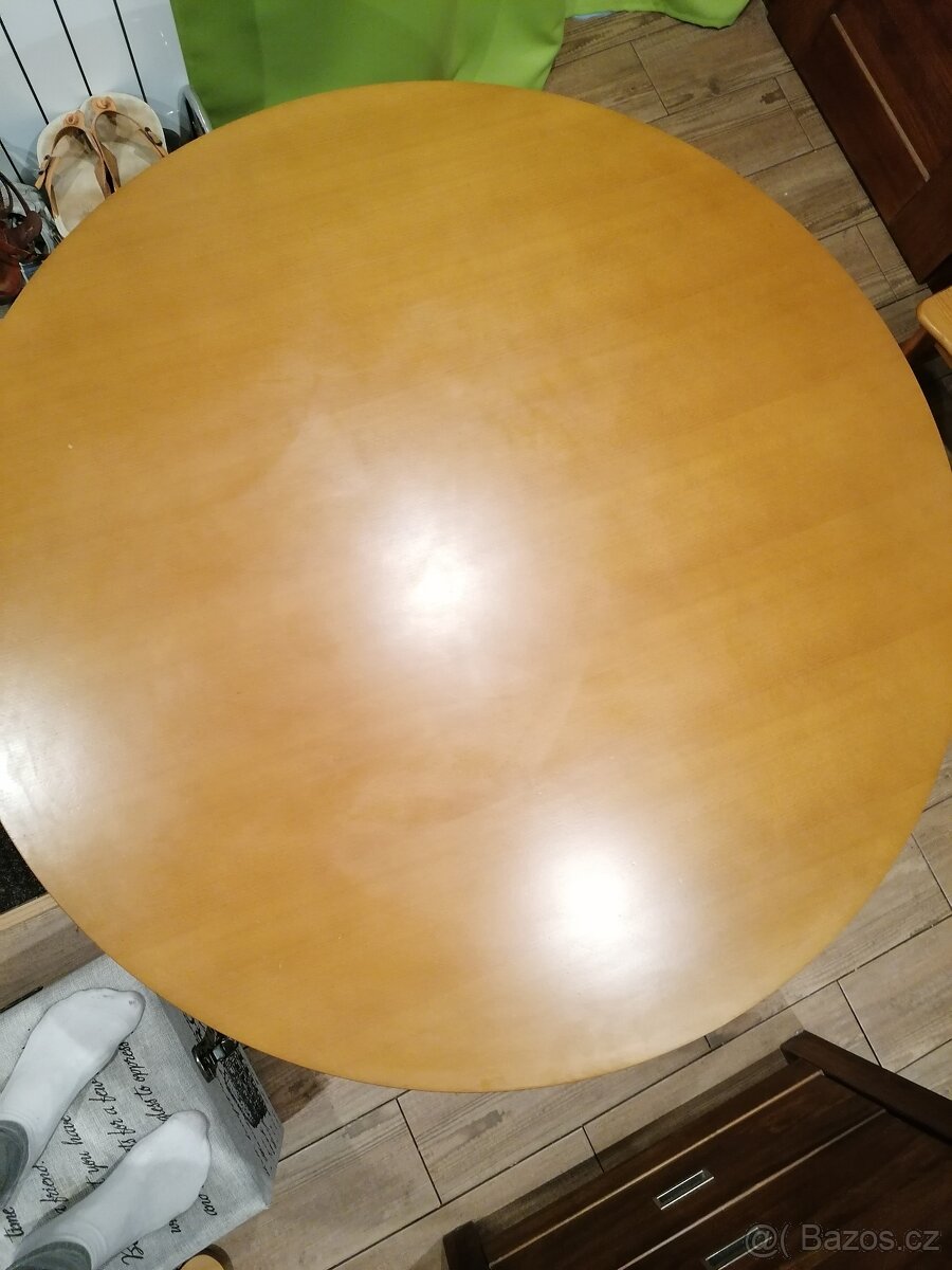 Jídelní stůl kulatý - 2