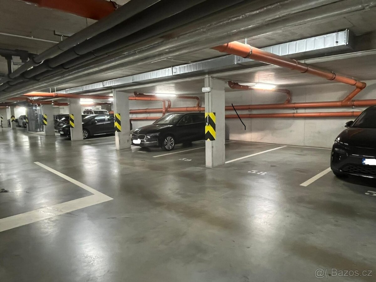 pronájem GARÁŽOVÉ STÁNÍ - 2