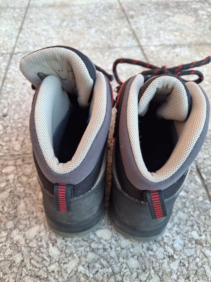 Dětské boty MC KINLEY- vel. 35- červeno- černé - 2