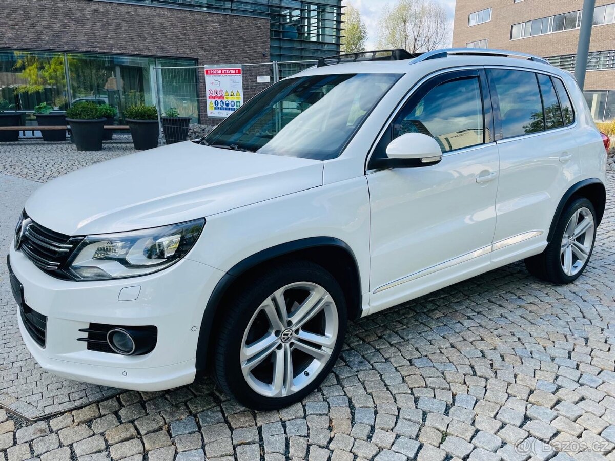 Volkswagen Tiguan 2.0TSI 4x4 AUT KAM SERVISKA TAŽNÉ NEZAV.T - 2